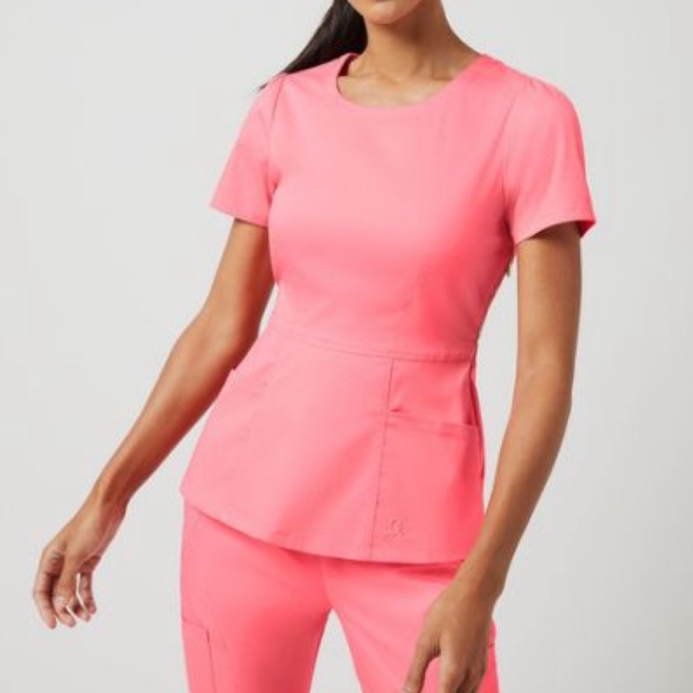 Jaanuu scrub top